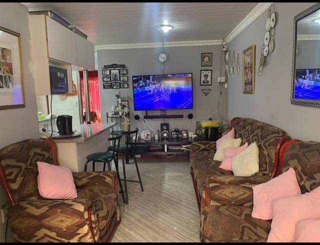 3 BEDROOM HOUSE FOR SALE IN WESTRIDGE